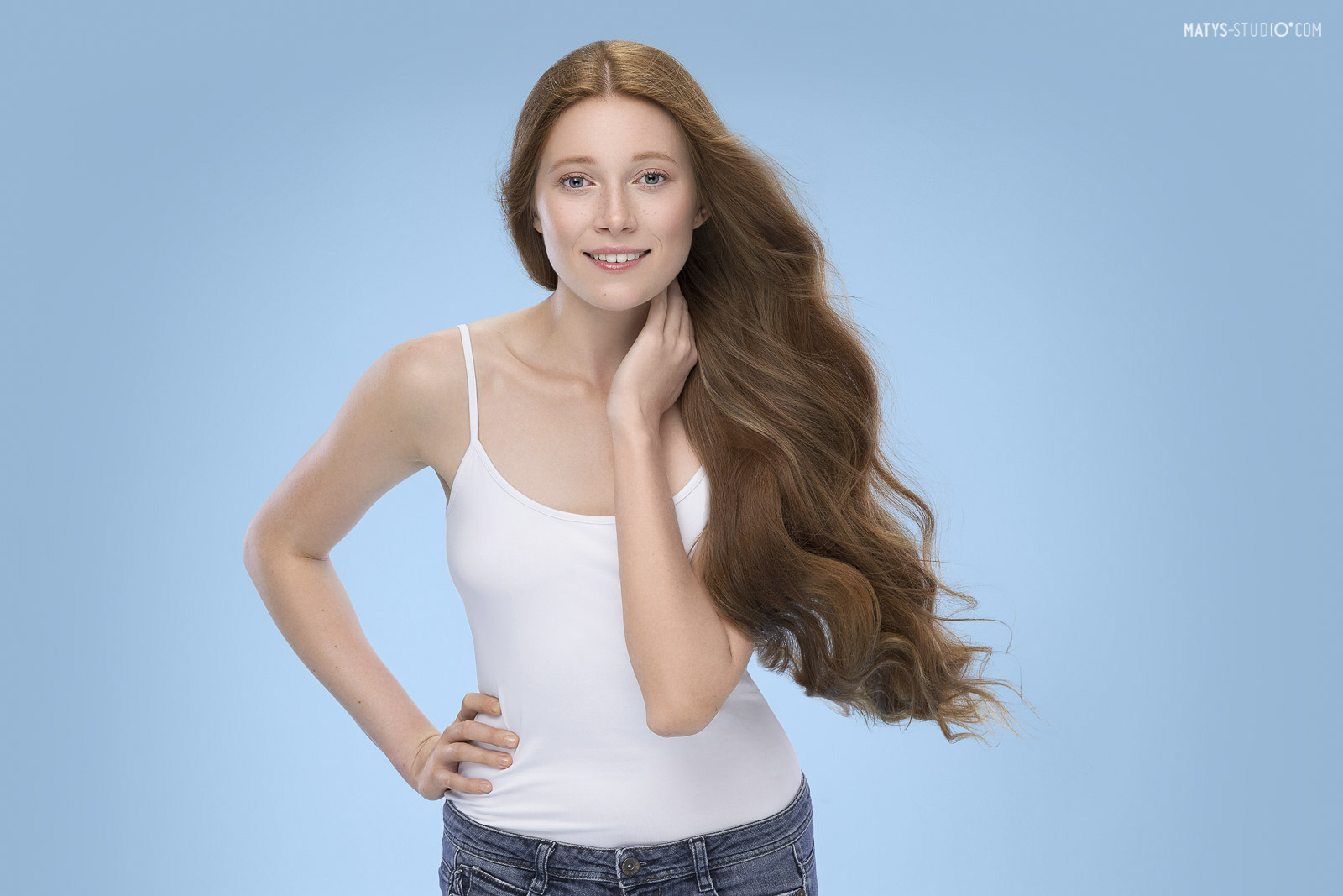 miękkie światło w fotografii beauty zdjęcia do kampanii dla marki kosmetycznej Dermedic fotograf warszawa fotografia reklamowa profesjonalna sesja zdjęciowa